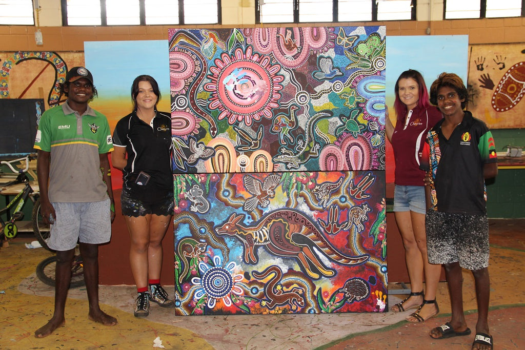 Chern'ee and Brooke hold a painting workshop in Woorabinda